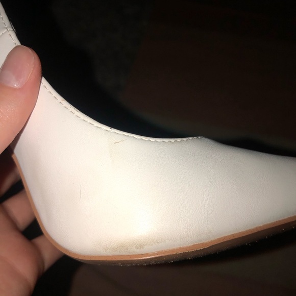 Gold detailed white shoes - Picture 6 of 10